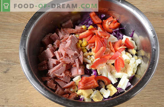 Salata de varza rosie - vitamina luminoasa, gustoasa! Cum să gătești rapid o salată de varză roșie cu piper, porumb, cârnați și ouă