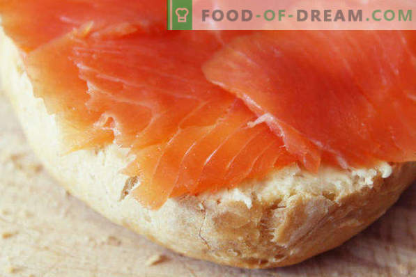 20 de tipuri de sandvișuri pentru masa de vacanță, rețete cu fotografii, cu pește roșu, hering, caviar, cald, canapes