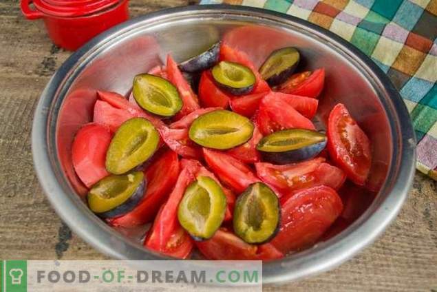 Hausgemachtes Tomatenketchup und Winterpflaumen