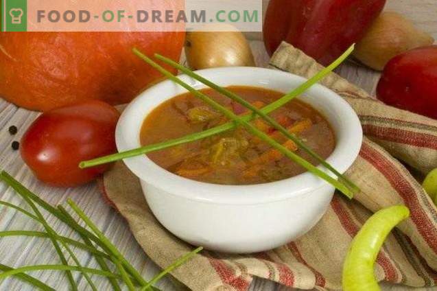 Supă de dovleac cu ardei și cartofi