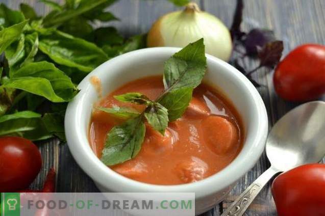 Supă de cremă de tomate cu cârnați