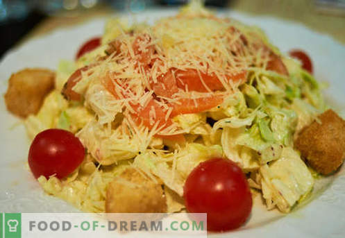 Salata de Caesar cu somon - retetele potrivite. Gatit rapid si gustos Salata de Caesar cu somon.