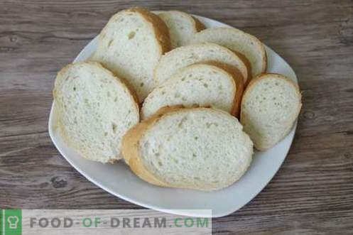 Tort Snack cu pâine, brânză și cârnați 