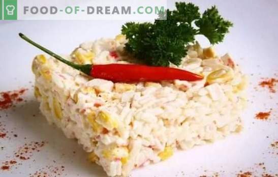 Salata de crabi (rețetă pas cu pas) este un aperitiv original produs din produse simple. Rețetă pas cu pas pentru salata de crab: selecția și prepararea ingredientelor