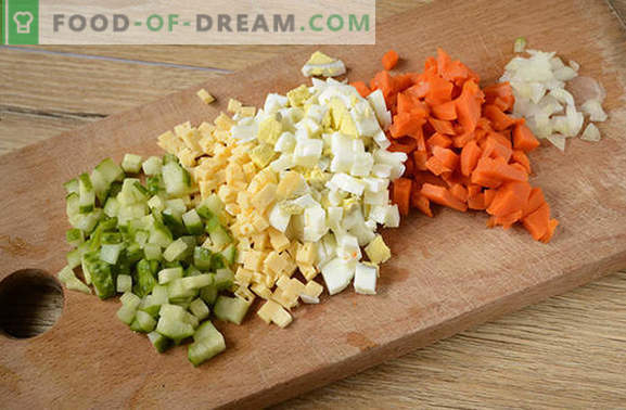 Salată cu ton și morcov: pentru o vacanță și pentru fiecare zi. Pas cu pas, foto-reteta pentru o salata simpla cu conserve de ton