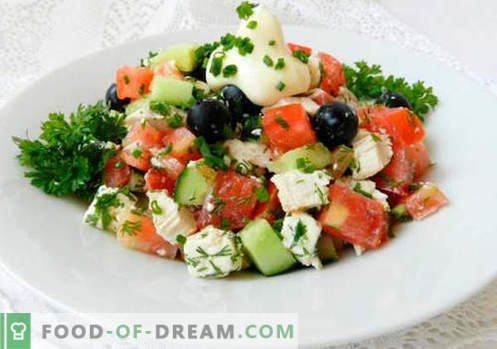 Salată cu măsline - o selecție de cele mai bune rețete. Cum să gătești corect și gustos o salată cu măsline.