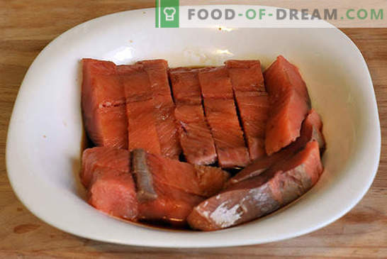 Somon roz cu morcovi și ceapă - este ușor! Rețetă foto-pas cu pas, instrucțiuni pentru gătit somon roz cu morcovi și ceapă