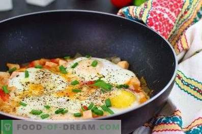 Kiaušiniai su pomidorais ir dešra